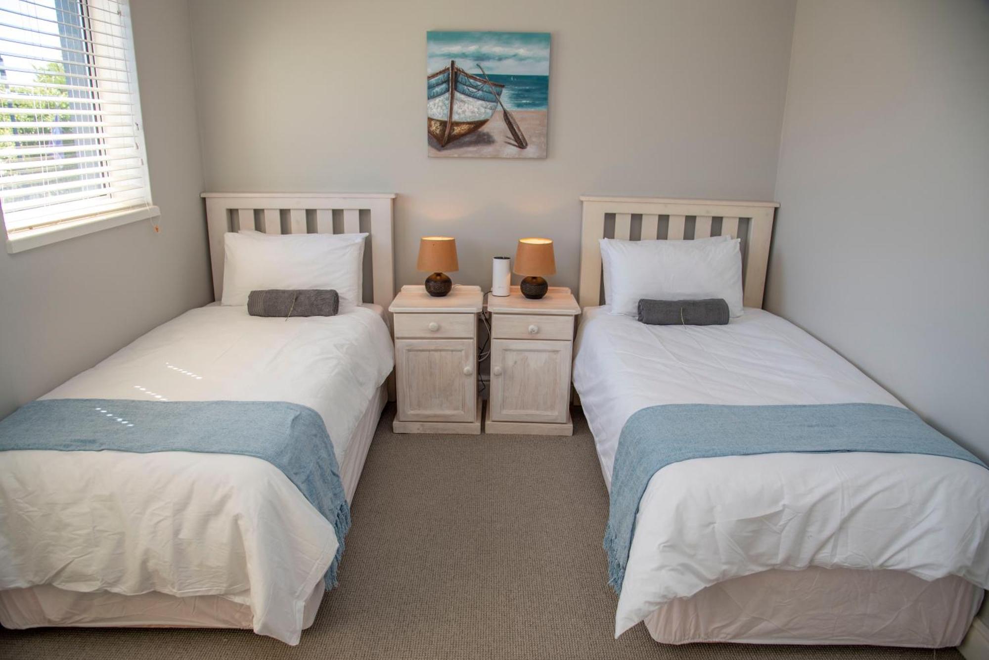 Waterfront 2 Bed With Mooring At Quays *
